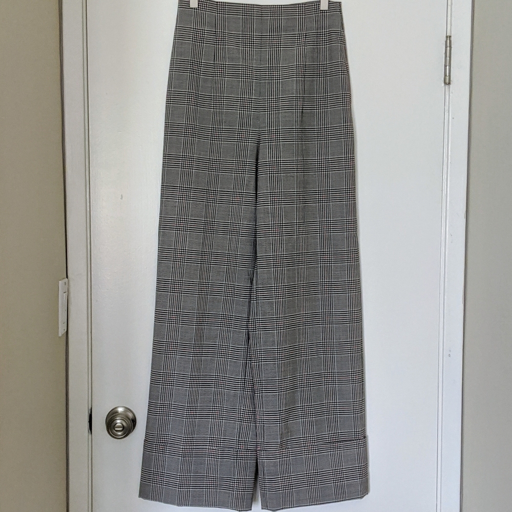 Wide-legged high-waisted plaid pants